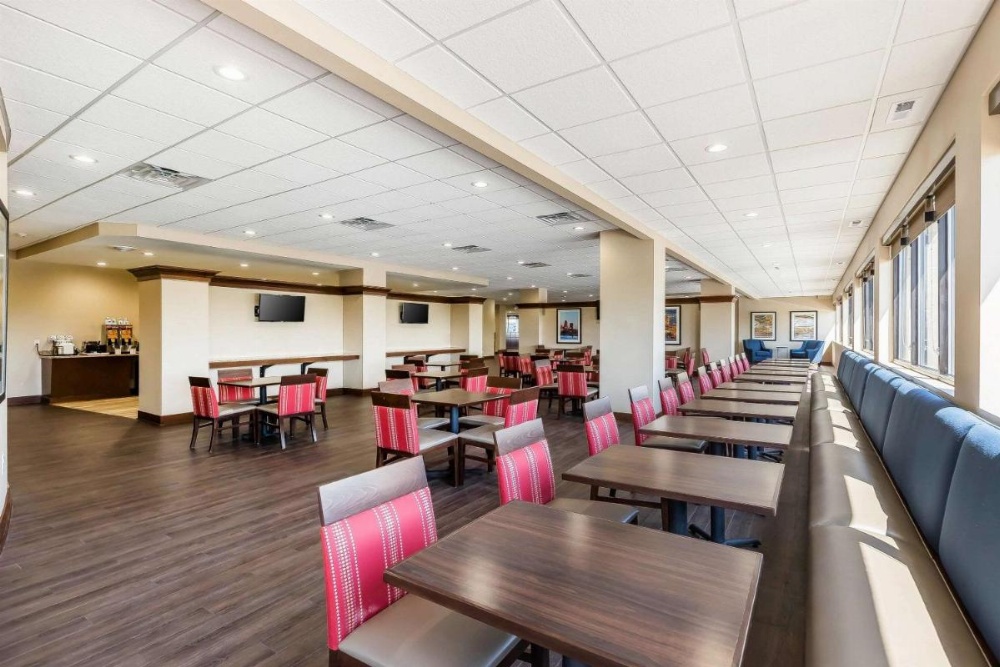 Comfort Inn & Suites Event Center Image 21